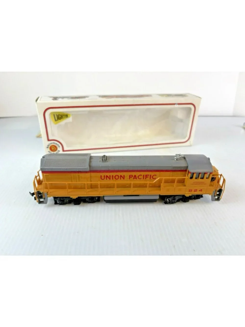 Bachmann N Scale UP Union Pacific GE U36B Diesel Locomotive #824, Working, IOB